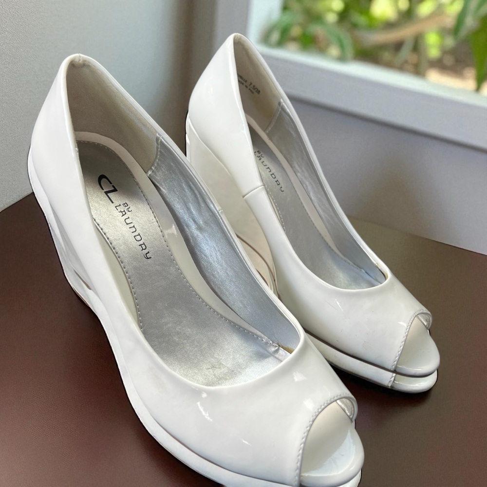 Chinese Laundry White Patent Peep-Toe Wedge Heels